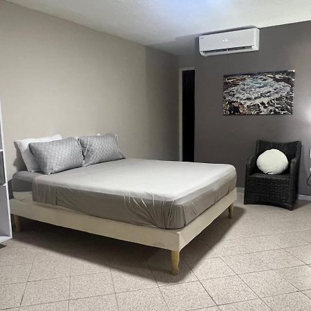 Cataleya Apartments Near Airport Willemstad Esterno foto