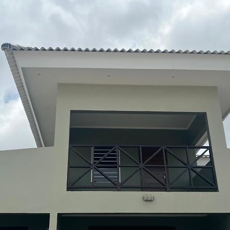 Cataleya Apartments Near Airport Willemstad Esterno foto