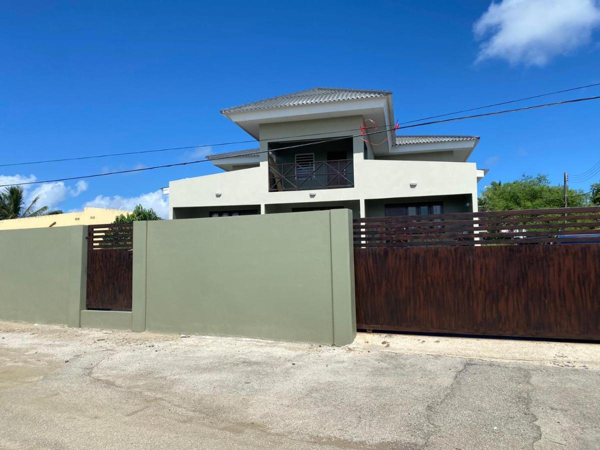 Cataleya Apartments Near Airport Willemstad Esterno foto