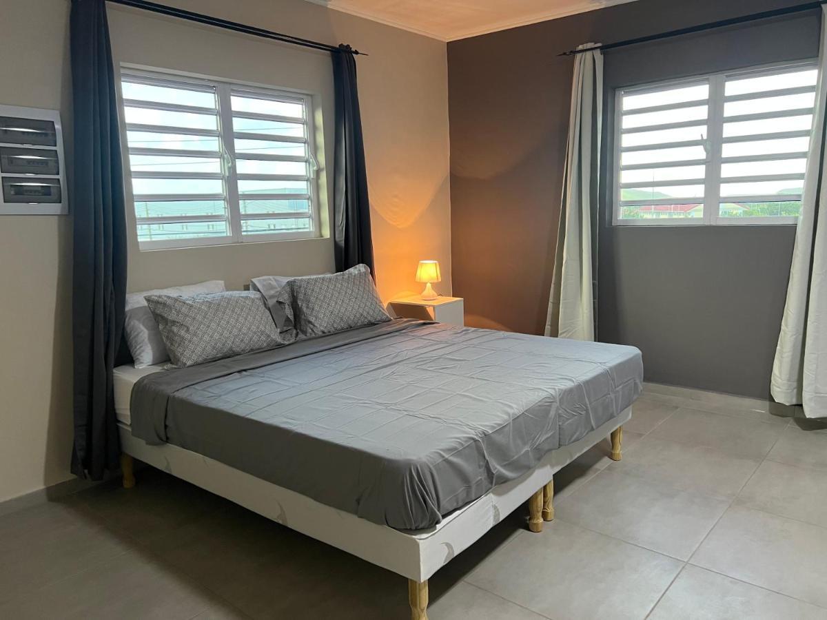 Cataleya Apartments Near Airport Willemstad Esterno foto